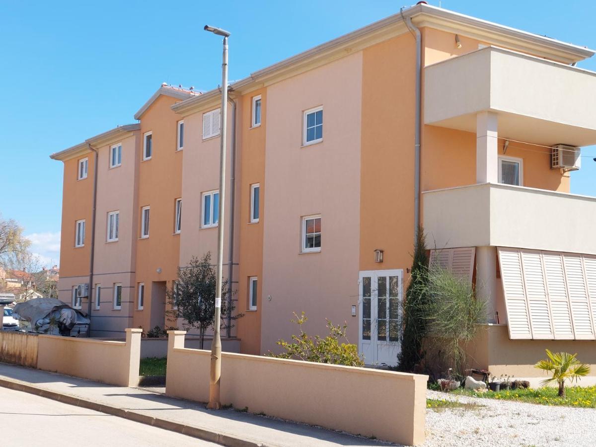 Apartment Julia Funtana Εξωτερικό φωτογραφία